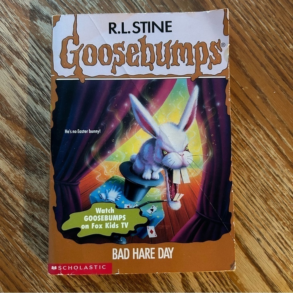 R. L. STINE Goosebumps Bad Hare Day #41 Scholastic He’s no Easter Bunny Vintage